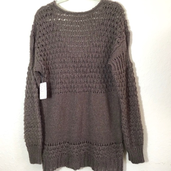 NWT Free People “Crashing Waves” Pullover. Size M - Picture 7 of 7